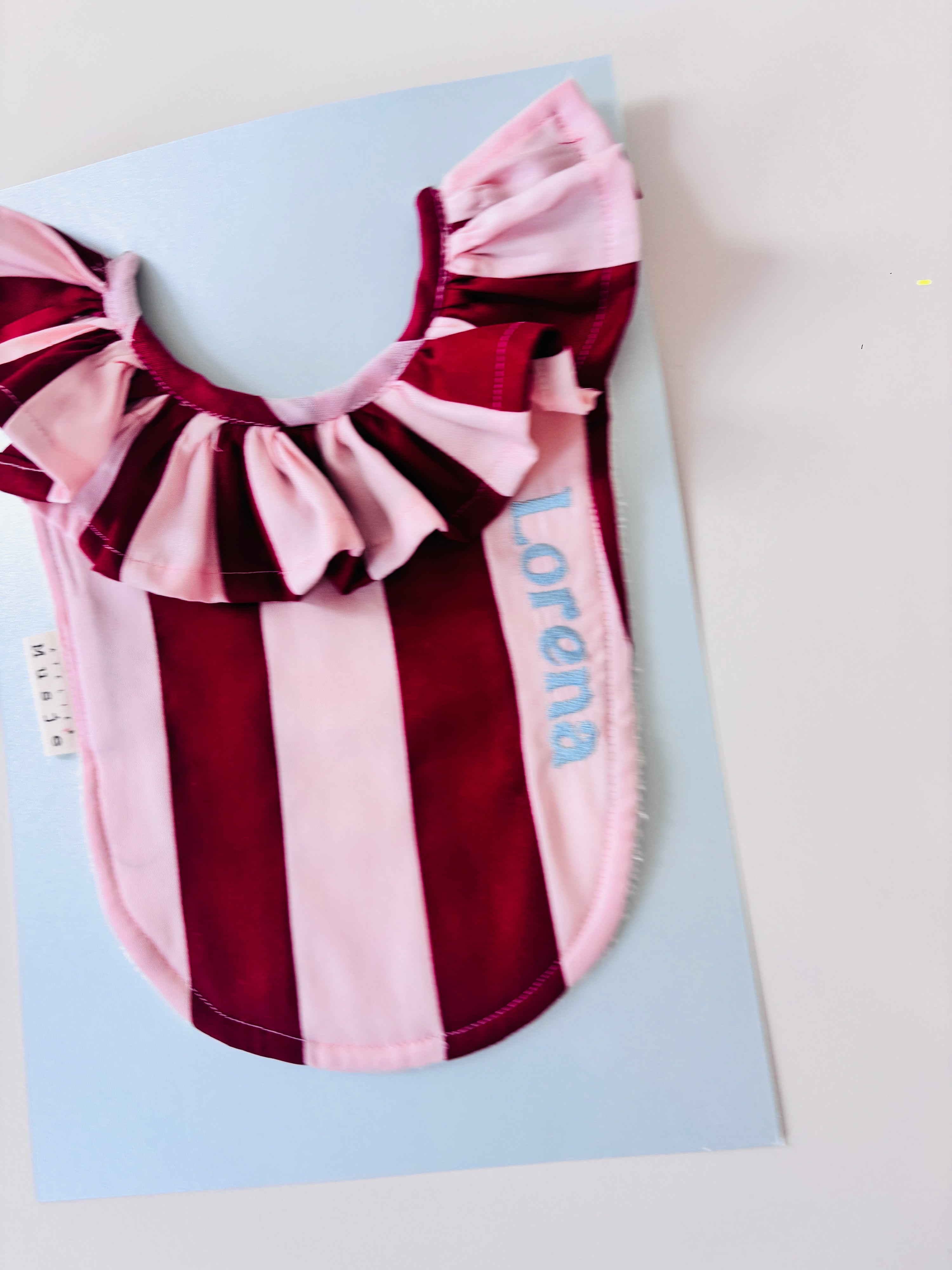 Slabbetje Stripes - Rood/roze