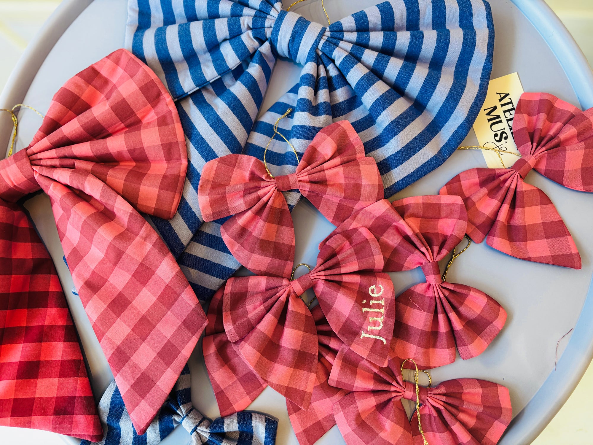 Gepersonaliseerde Bow small - Blue stripes